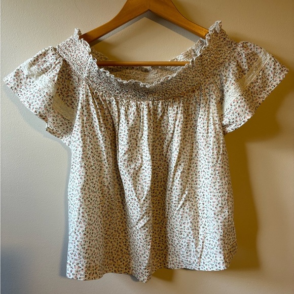 Arizona Jean Company Tops - Arizona Jeans Co floral off the shoulder top